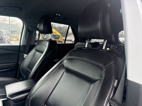 Used 2021 Ford Explorer XLT w/ Equipment Group 202A image 28