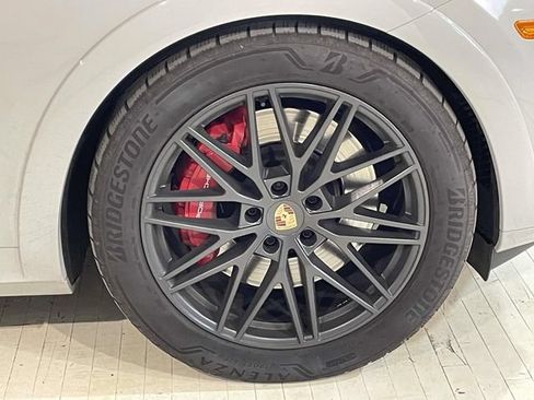 Certified 2025 Porsche Cayenne GTS AWD/4WD image 14