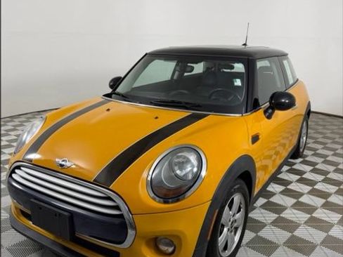 Used 2014 MINI Cooper 2-Door Hardtop FWD image 3