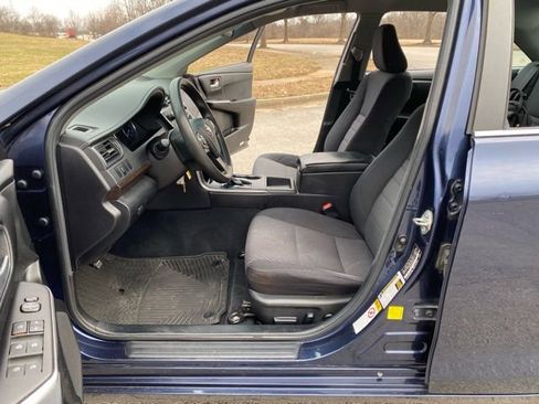 Used 2016 Toyota Camry LE FWD image 14