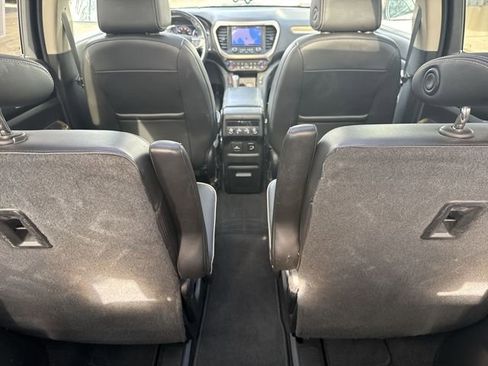 Certified 2018 GMC Acadia Denali w/ Technology Package image 23