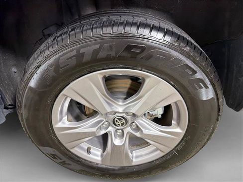 Used 2025 Toyota RAV4 XLE FWD image 19
