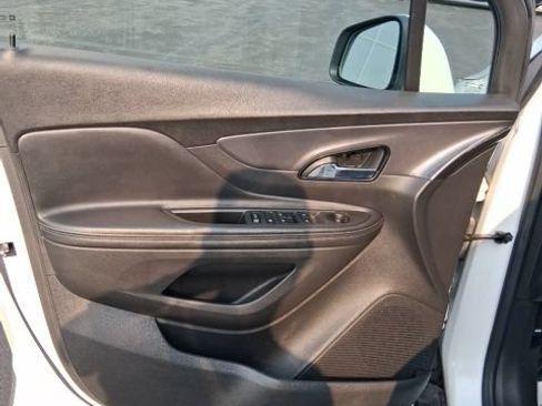 Used 2021 Buick Encore Preferred AWD/4WD image 11