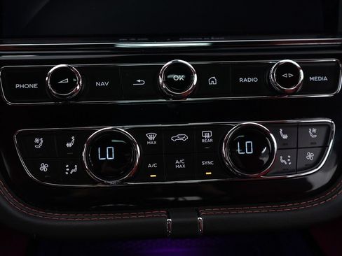 Certified 2023 Bentley Bentayga AWD/4WD image 36