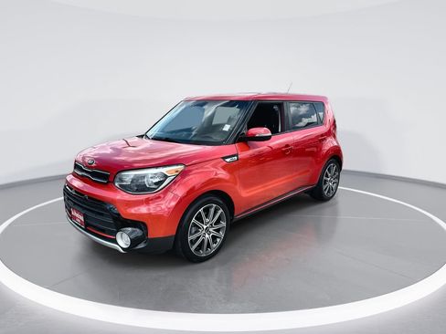 Used 2018 Kia Soul ! FWD image 4