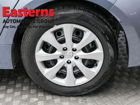 Used 2024 Toyota Corolla LE FWD image 8