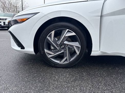 Certified 2025 Hyundai Elantra Sport image 27