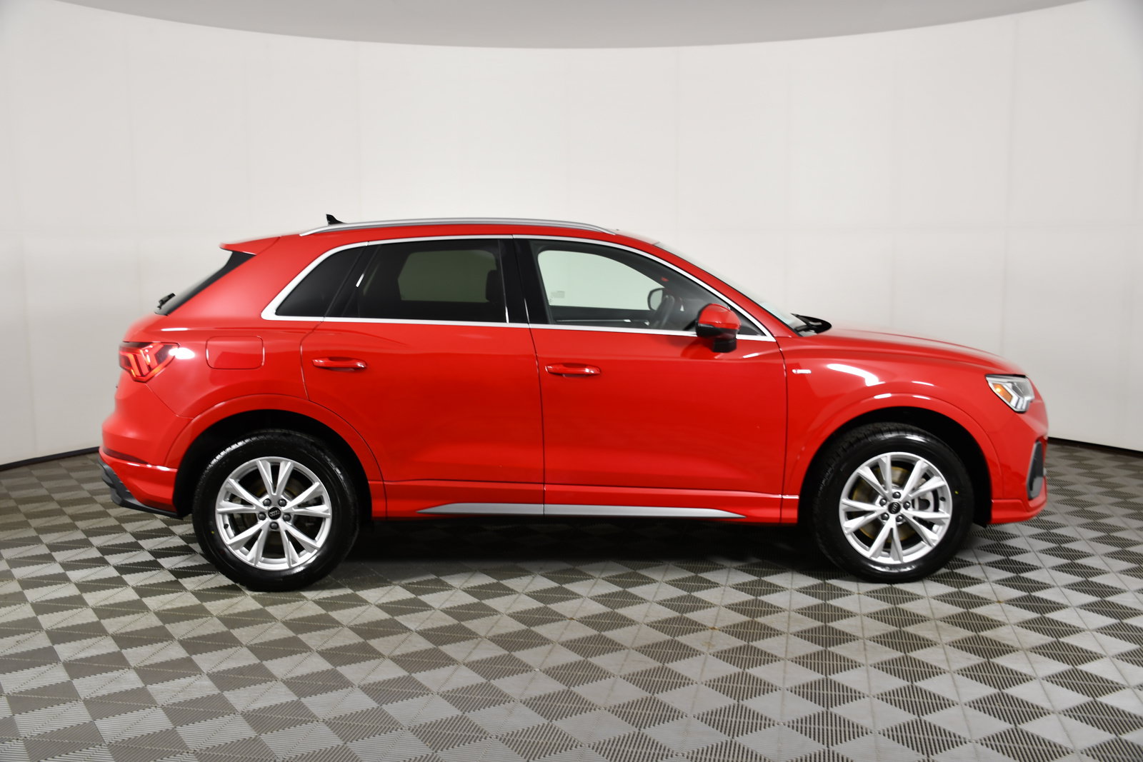 Used 2025 Audi Q3 2.0T Premium AWD/4WD image 5