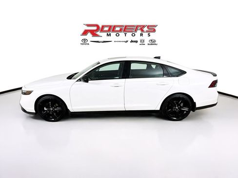 Used 2024 Honda Accord Sport image 4