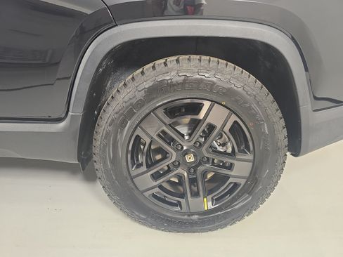 Used 2024 Rivian R1T Adventure Dual AWD/4WD image 10
