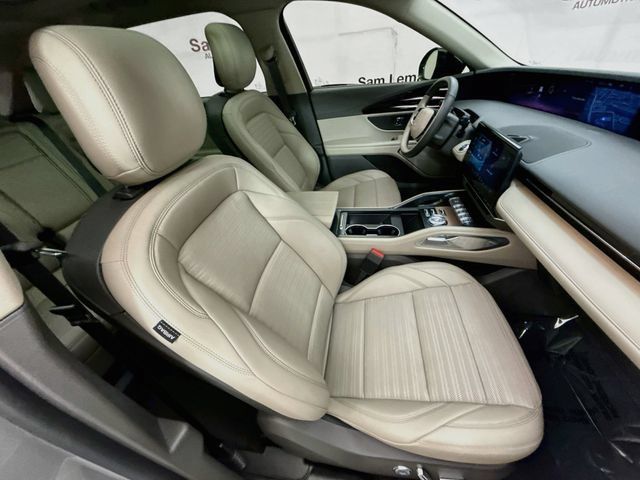 Used 2025 Lincoln Nautilus Reserve w/ Jet Appearance Package AWD/4WD image 30