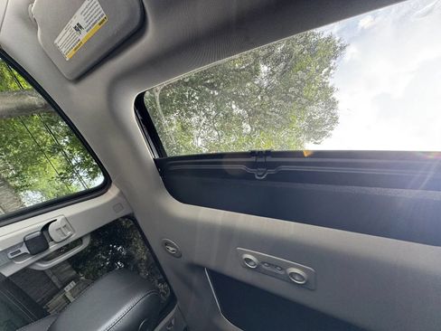 Used 2017 Chevrolet Traverse LT FWD image 37