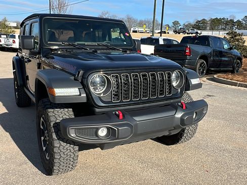 Used 2024 Jeep Wrangler Unlimited Rubicon w/ Convenience Group image 5