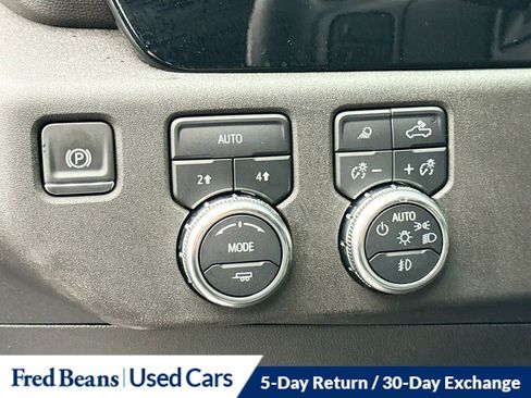 Used 2025 GMC Sierra 1500 SLT image 12