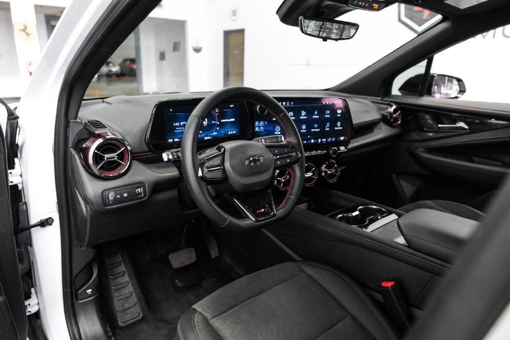 Used 2024 Chevrolet Blazer EV RS AWD/4WD image 3