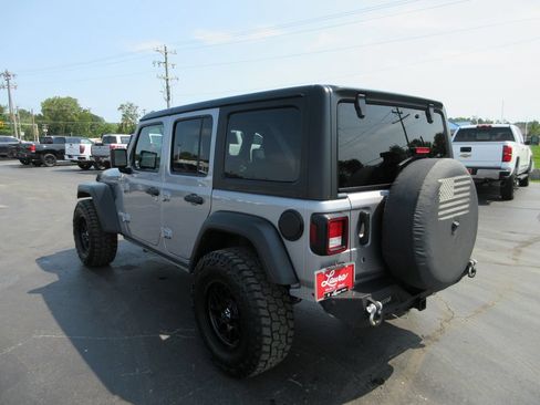 Used 2018 Jeep Wrangler Unlimited Sport S AWD/4WD image 7