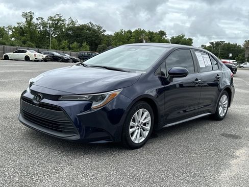 Used 2024 Toyota Corolla LE w/ LE Convenience Package FWD image 1