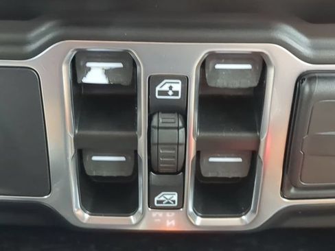 Used 2021 Jeep Gladiator Overland w/ Popular Equipment Package AWD/4WD image 28