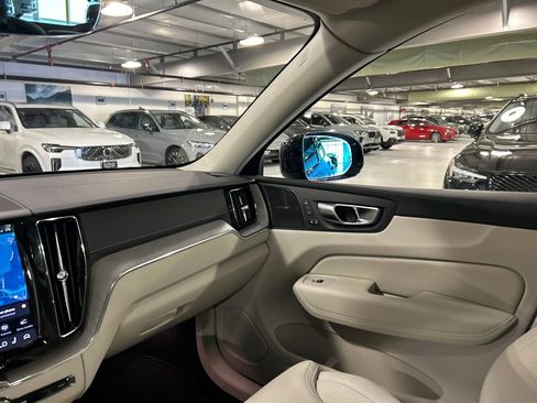 Certified 2025 Volvo XC60 B5 Ultra AWD/4WD image 26