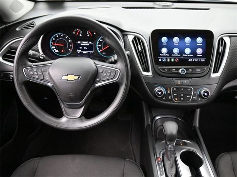 Used 2024 Chevrolet Malibu LT image 5