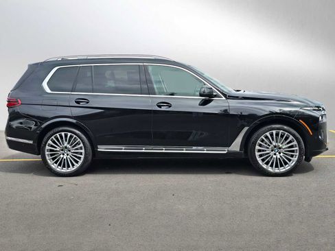 Used 2024 BMW X7 xDrive40i AWD/4WD image 2