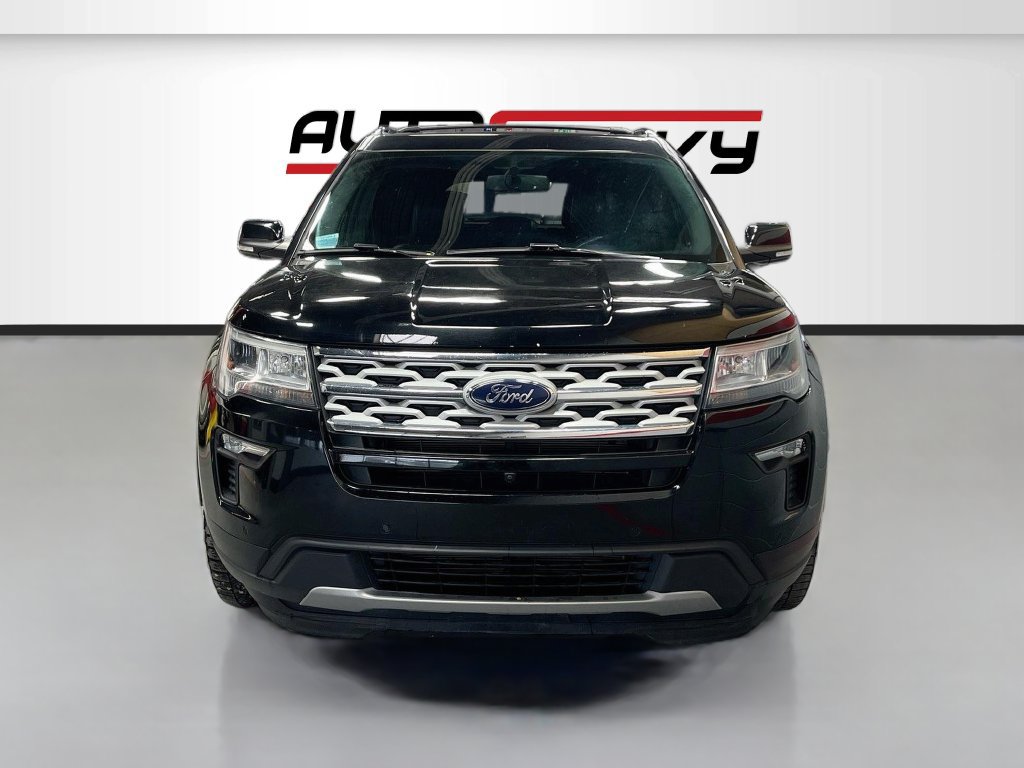 Used 2018 Ford Explorer Limited AWD/4WD image 2