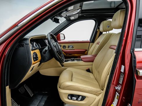 Used 2019 Rolls-Royce Cullinan AWD/4WD image 45