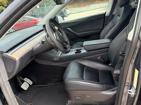 Used 2022 Tesla Model Y Performance AWD/4WD image 8