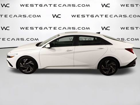 Used 2025 Hyundai Elantra SEL FWD image 5