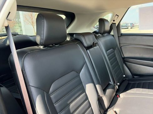 Used 2024 Ford Edge SEL w/ Convenience Package image 32