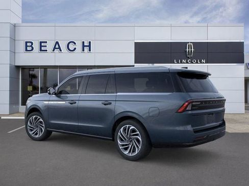 New 2025 Lincoln Navigator L Reserve image 5