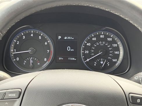 Used 2018 Hyundai Kona Limited image 18