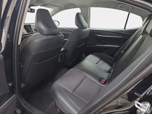 Used 2026 Toyota Camry XLE AWD/4WD image 12