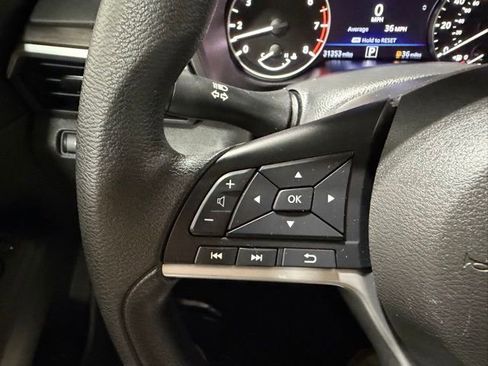 Used 2025 Nissan Altima 2.5 SV FWD image 12