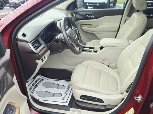 Used 2017 GMC Acadia Denali w/ Technology Package FWD image 10