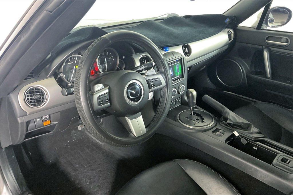 Used 2010 MAZDA MX-5 Miata Grand Touring w/ Premium Pkg RWD image 14