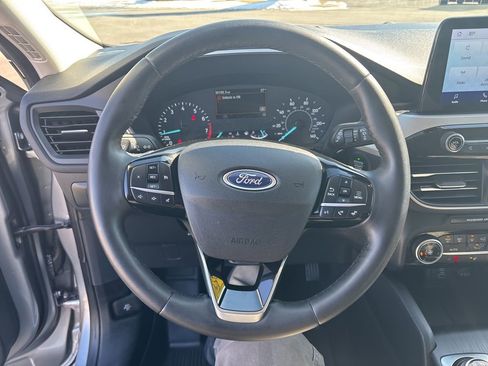 Used 2022 Ford Escape SE w/ Cold Weather Package image 21