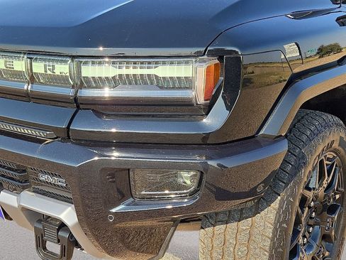 Used 2025 GMC Hummer EV 2X w/ LPO, Roof Cross Rail Package AWD/4WD image 9
