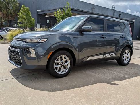 Used 2022 Kia Soul LX w/ Technology Package FWD image 10