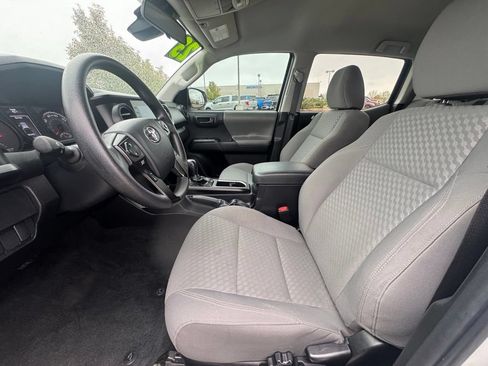 Used 2023 Toyota Tacoma SR AWD/4WD image 11