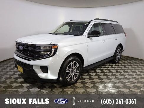 Certified 2025 Ford Expedition Active AWD/4WD image 1