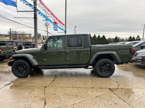 Used 2021 Jeep Gladiator Willys image 6