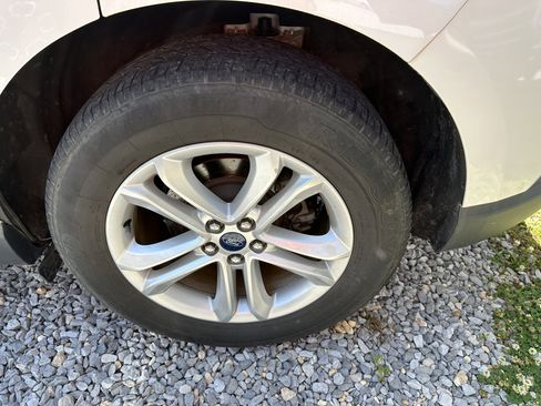 Used 2020 Ford Edge SEL image 6