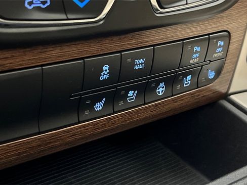 Used 2017 RAM 1500 Laramie w/ Convenience Group image 30