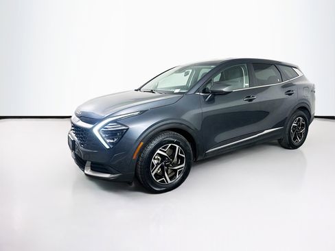 Used 2024 Kia Sportage LX image 3