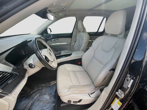 Used 2020 Volvo XC90 T6 Momentum AWD/4WD image 13