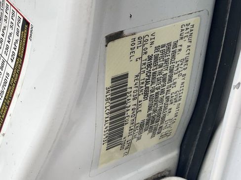 Used 2010 Nissan Versa 1.8 S image 35