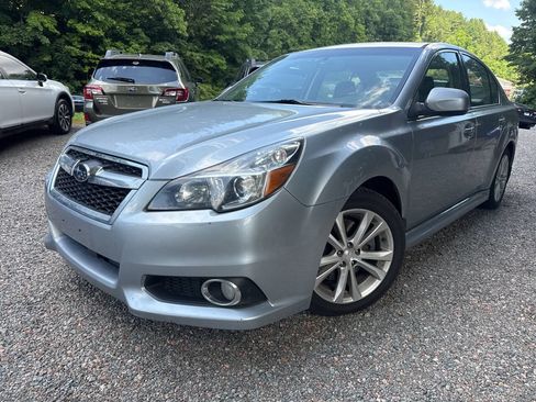 Used 2014 Subaru Legacy 3.6R Limited w/ Moonroof Package AWD/4WD image 2
