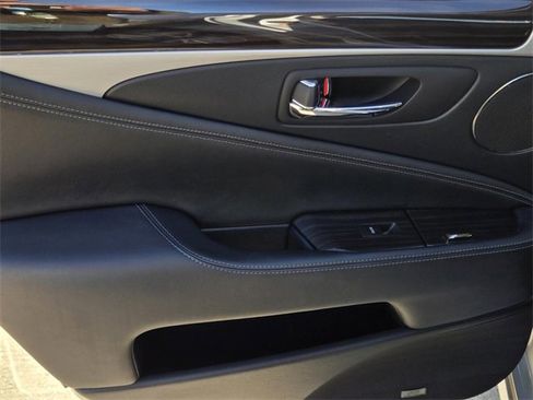 Used 2016 Lexus LS 460 AWD image 11