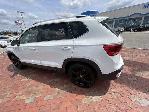 Used 2022 Volkswagen Taos SE FWD image 30